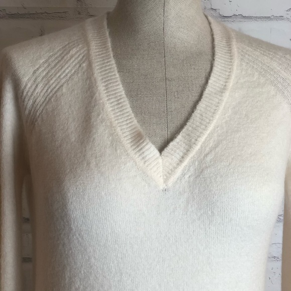 JCrew Wool Alpaca blend cream sweater. XXS - Picture 2 of 7